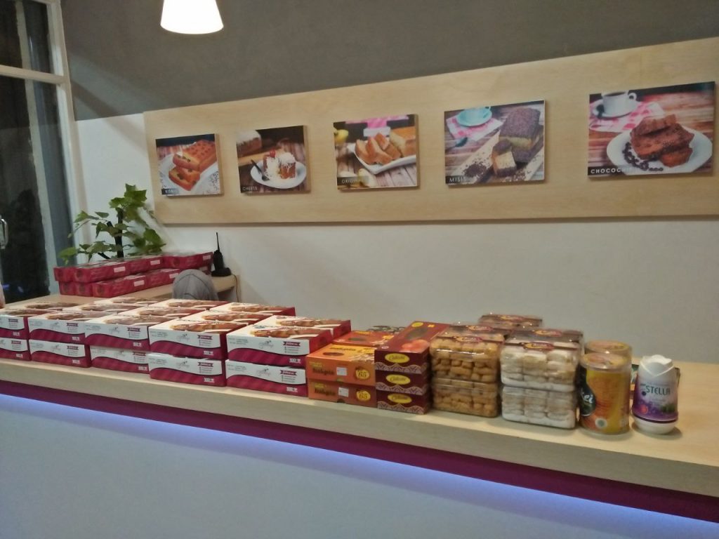 Toko vrda banana cake sidoarjo